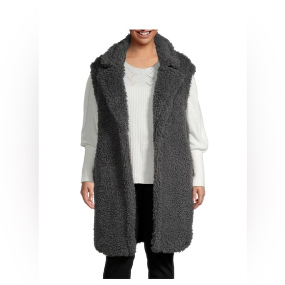 Liz Claiborne. Size 1X. Gray Sherpa Vest - Picture 1 of 7